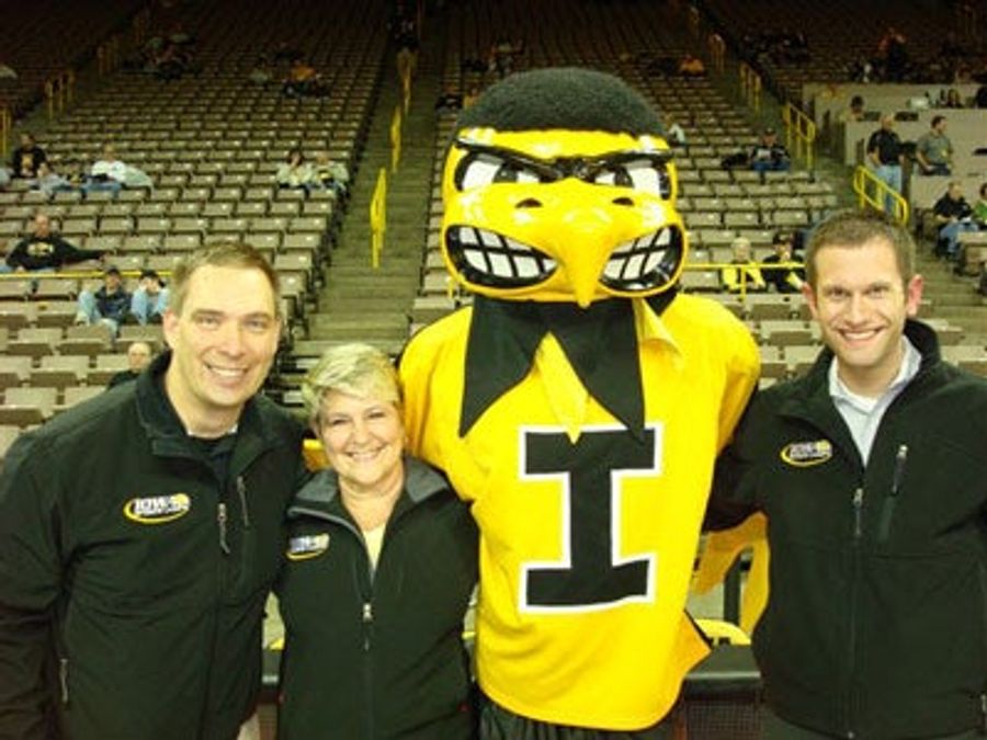 Luddite University of Iowa Athletic Department Limits Blogging at Games