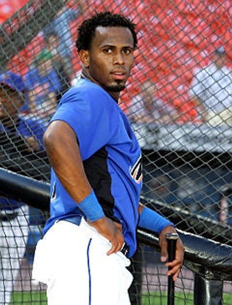Jose Reyes' Alleged Side-Sex Lady Denies Rumors That She's Banging Him