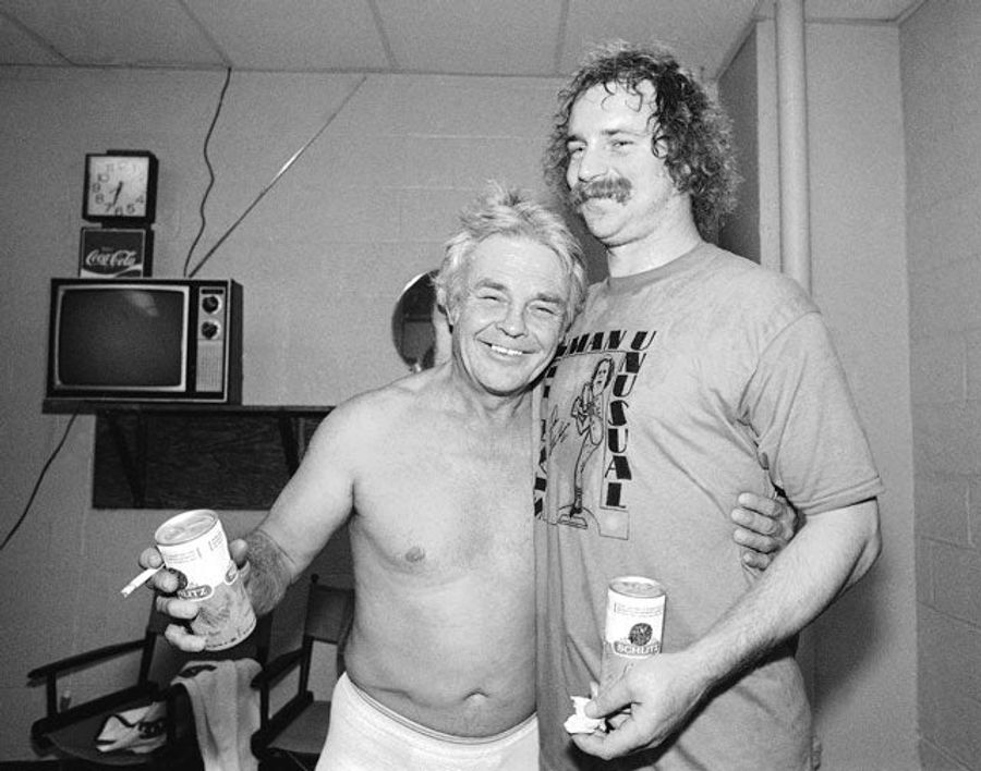 Red Ass Lou Screws The Pooch (Just Like Earl Knew He Would)
