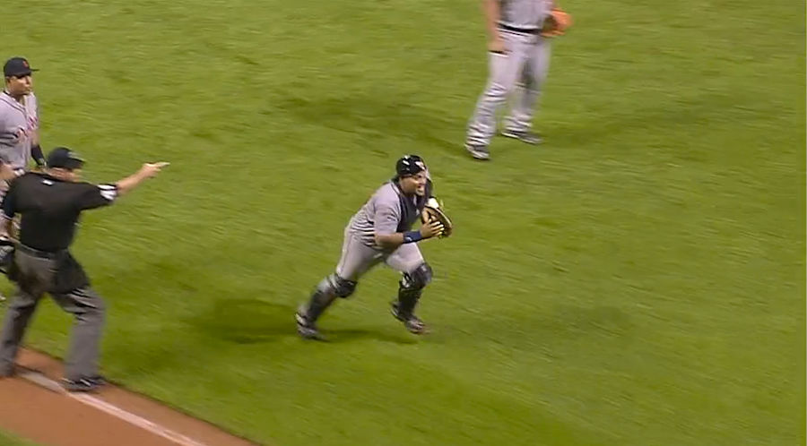 Nick Swisher Tagged Out On Ball That Rolls Fair While He's Not Looking