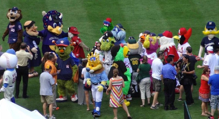 SO MANY MASCOTS