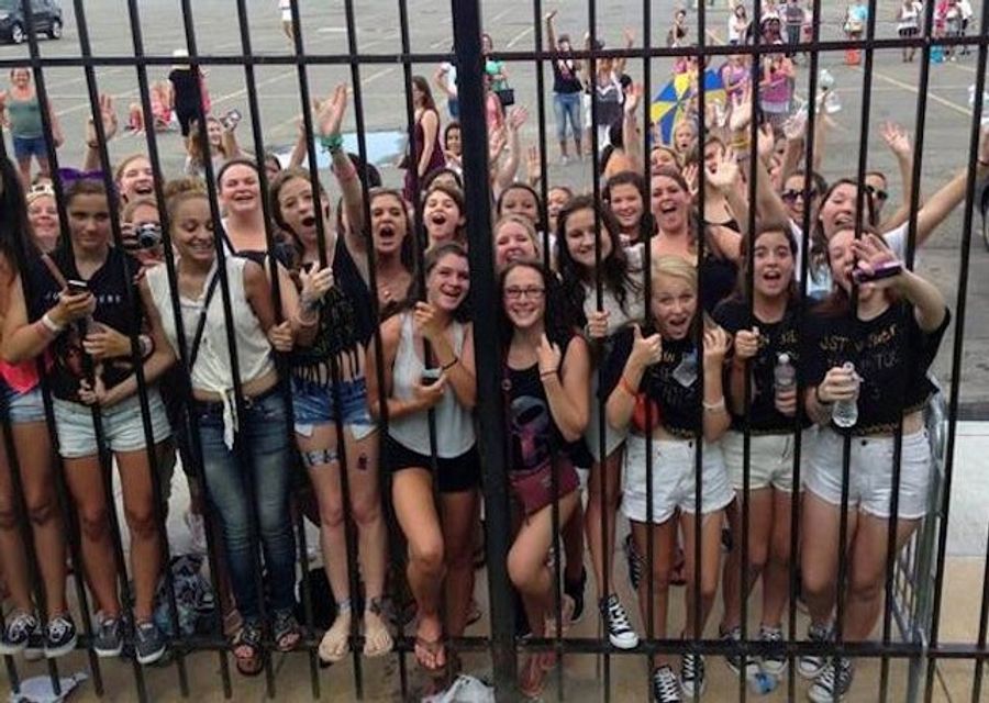 How To Do A Bieber Fangirl Story: Ask About The Eagles&#39; QB Dilemma