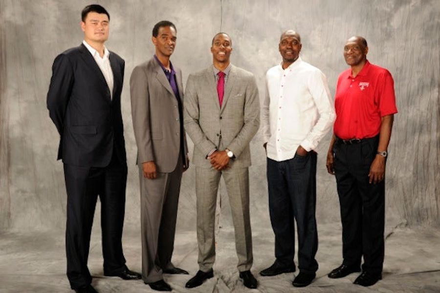 Even Dwight Howard And Hakeem Olajuwon Look Small Next To Yao Ming