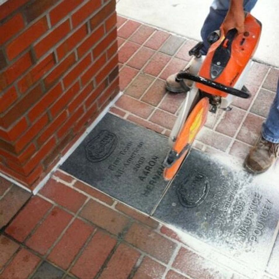 Florida Removes Aaron Hernandez's Commemorative All-American Brick
