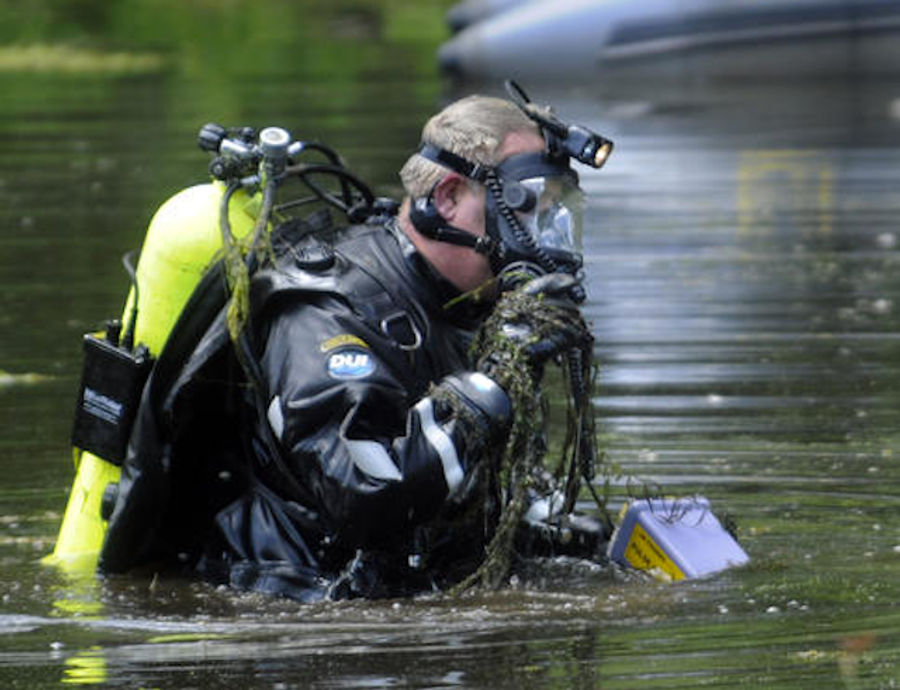 Police Search Pond For Murder Weapon In Aaron Hernandez Case