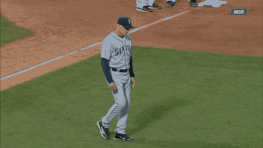 Mariners Accidentally Bring In Wrong Pitcher, Blow Huge Lead