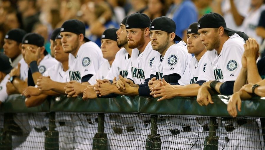 Mariners Players Pay Tribute To Ken Griffey Jr. In Perfect Fashion