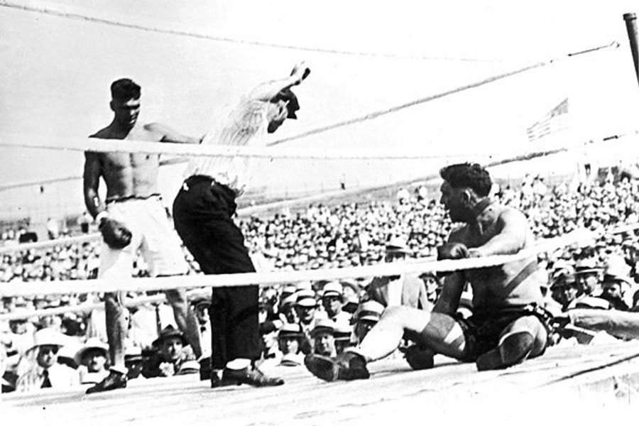 Young Gun: Dempsey Pounds Willard