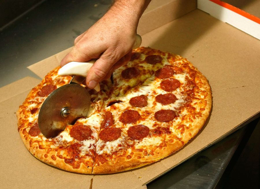Illinois Pizza Place Offers Free Pizza If You Show Your Boobs
