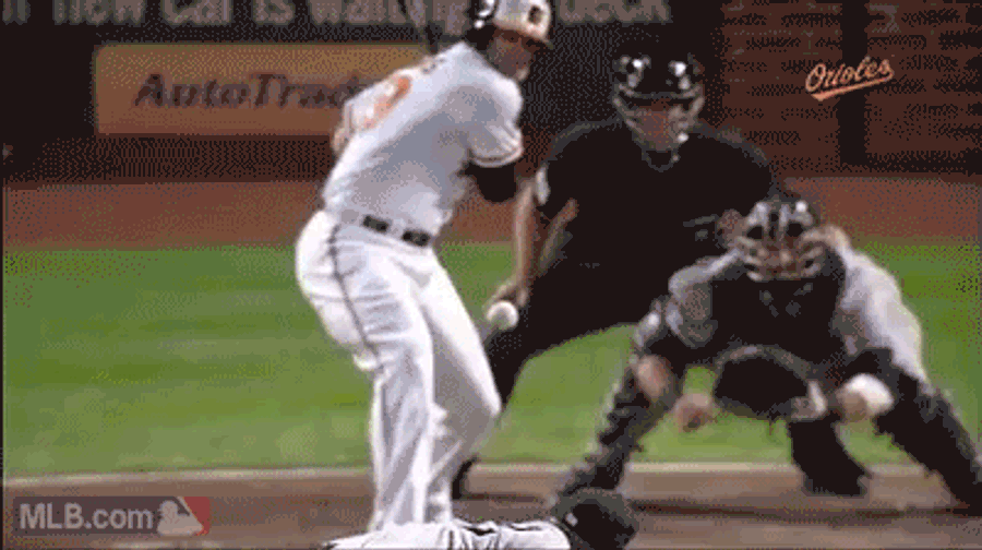 Watch How This Foul Ball Ends Up In Chris Davis&#39;s Shirt