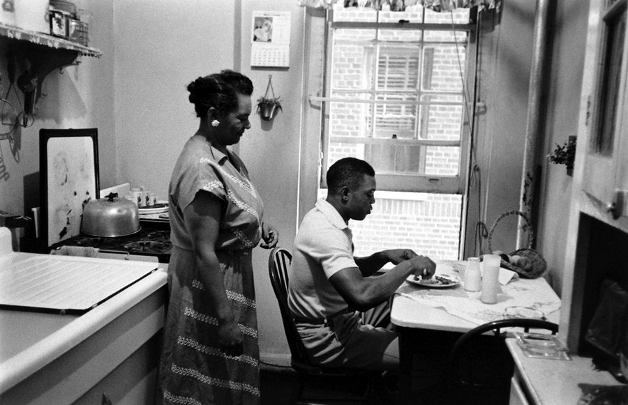 Here's Willie Mays, MVP, Eating Breakfast In His Little Apartment