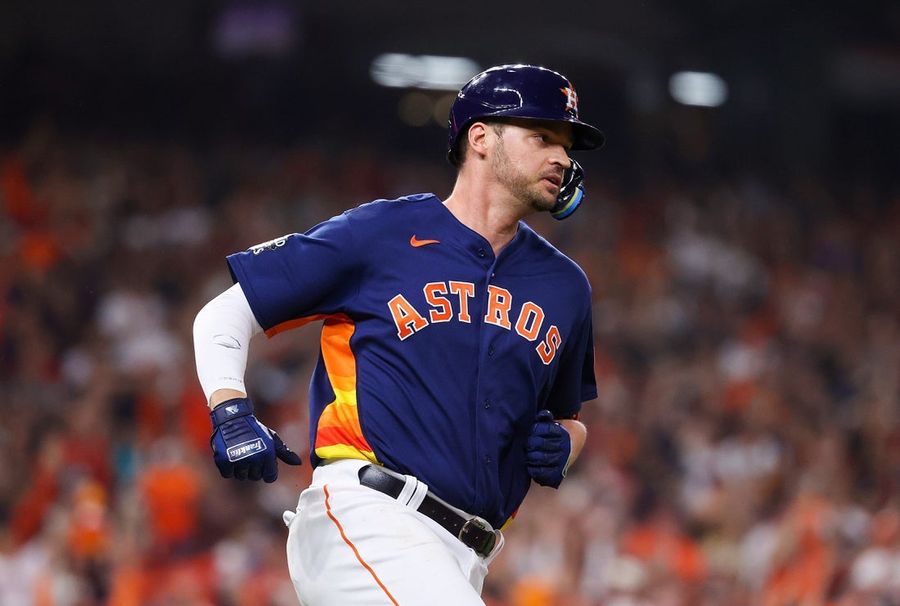 Trey Mancini, who beat colon cancer, announces retirement