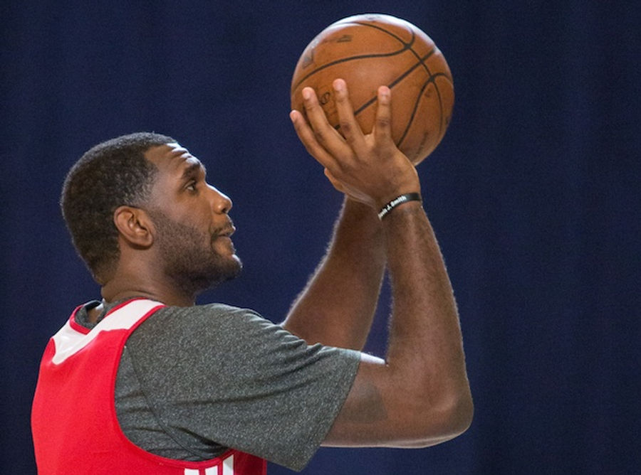 Greg Oden Has &quot;Slight Setback,&quot; Misses Practice With Knee Swelling