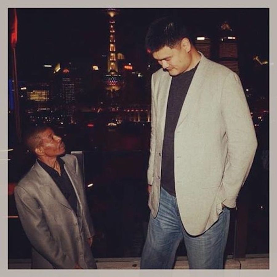 The World Needs This Picture Of Yao Ming Standing Next To Muggsy Bogues