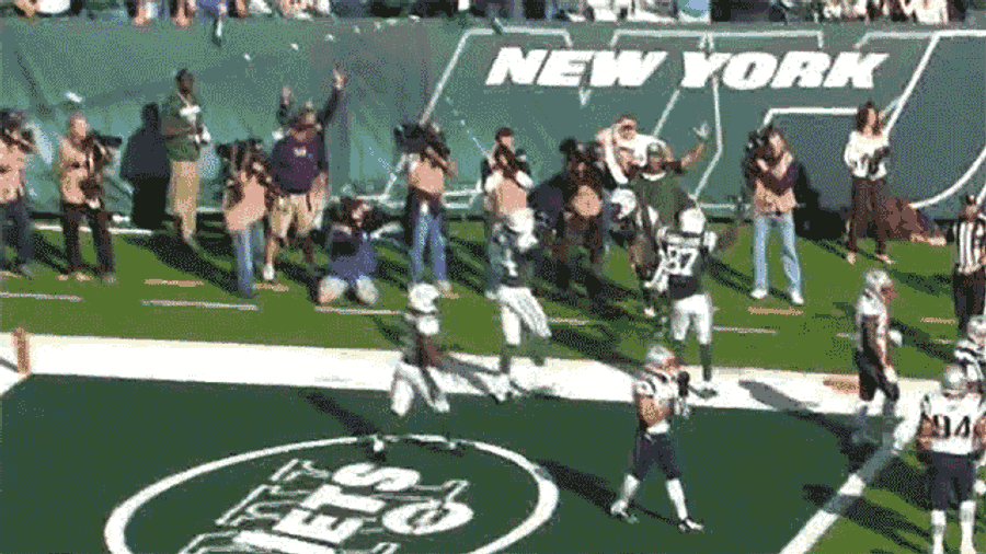 Geno Smith Still Struggling With The Ball-Spiking Thing