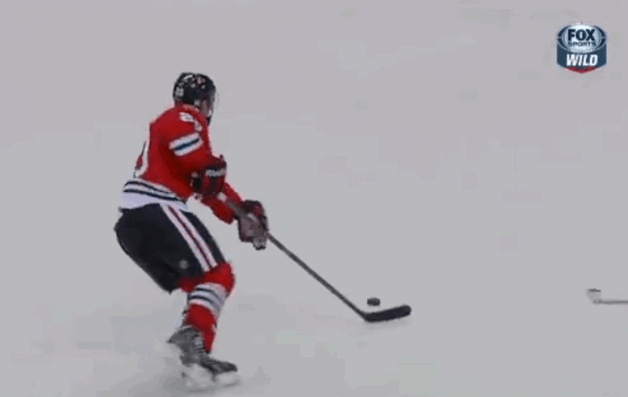 Brandon Saad Set Up Patrick Kane With A Sweet Spin-O-Rama