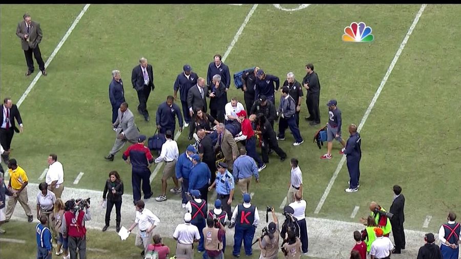 Texans Coach Gary Kubiak Collapses On Field During Game [UPDATING]