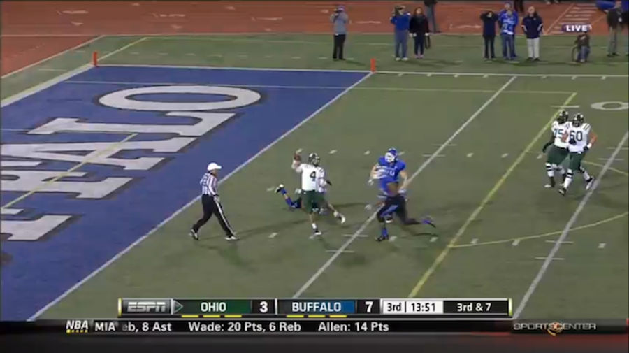 This Is One Of The Worst Blown Calls You'll Ever See In A Football Game