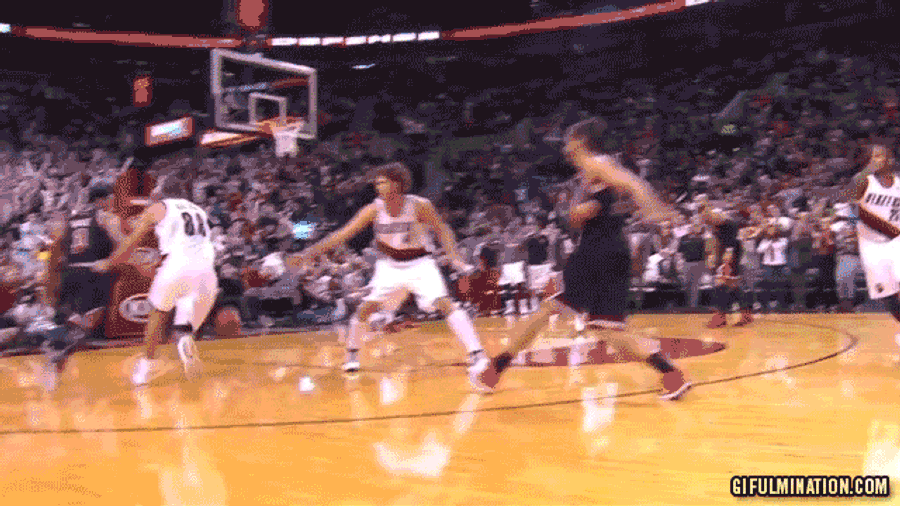 Derrick Rose Tears Medial Meniscus, Out Indefinitely