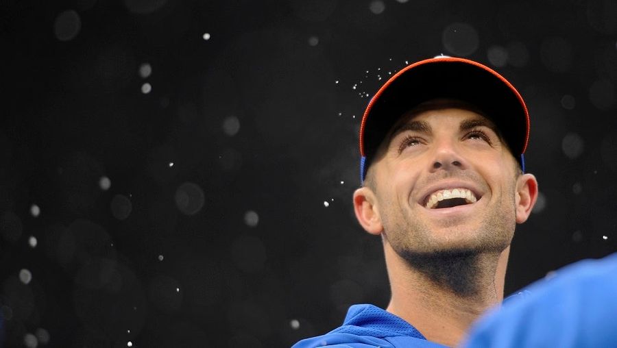 Watch These Mets Sacrifice Their Dignity For Your Holiday Joy