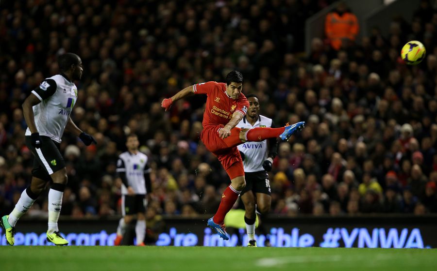 Luis Suárez Just Scored The Goal Of The Season From 40 Yards Out