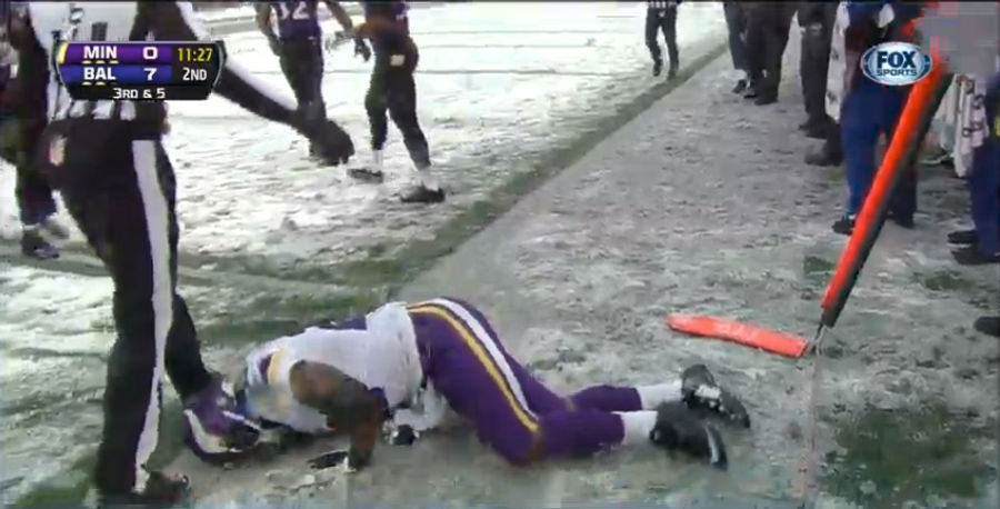 Adrian Peterson Leaves Game In Pain After Serious Lower Leg Injury