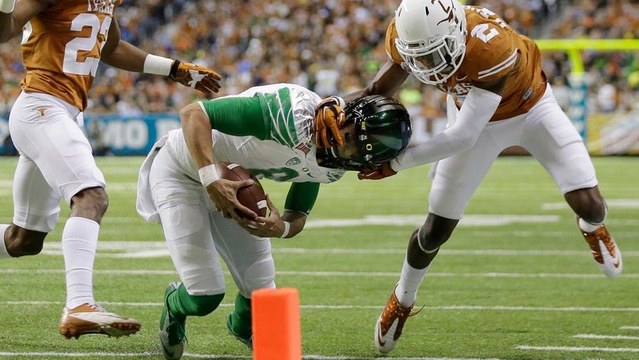 A Full-Speed Marcus Mariota Makes Oregon Look Like Oregon Again