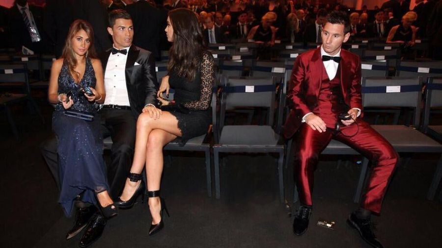 Sadly, This Great Picture Of Ronaldo Stealing Messi&#39;s Girl Is Fake