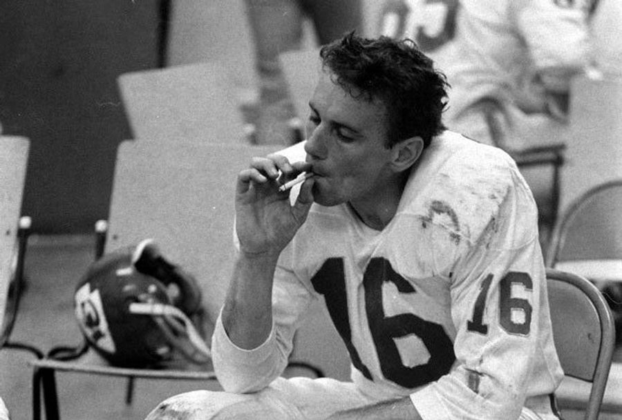 Unpublished Super Bowl I Photos Suggest Smoking Bad, Winning Good