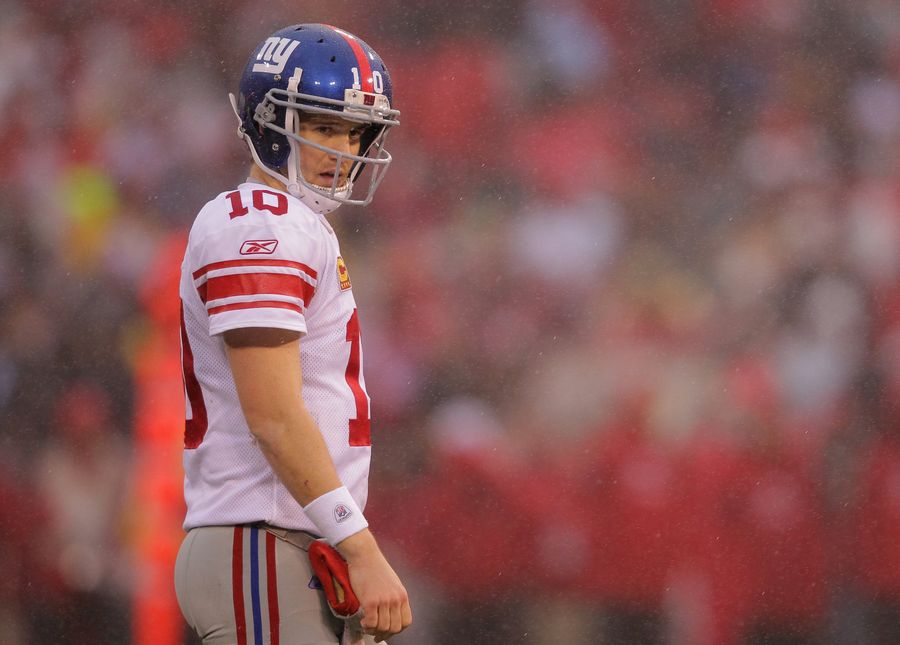 Lawsuit Accuses Giants, Eli Manning Of Pushing Fake Memorabilia