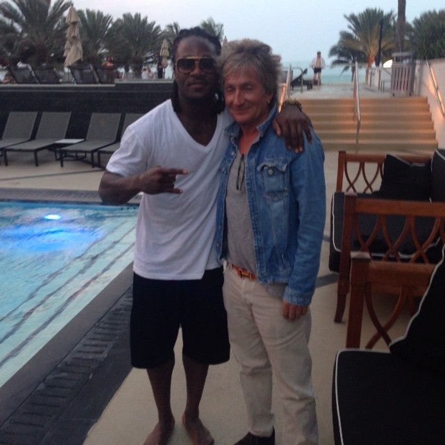 Here Is An Important Photo Of Pacman Jones And Rod Stewart