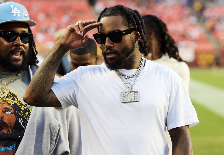 Desean Jackson providing weekend warriors a chance to borrow Kevin Hart's wheelchair