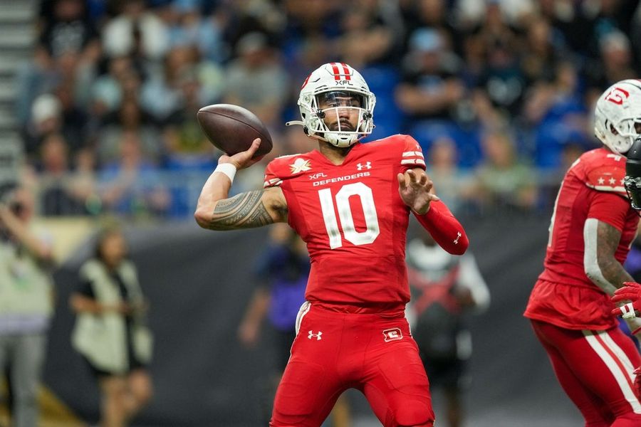 Defenders use big fourth quarter to down Renegades
