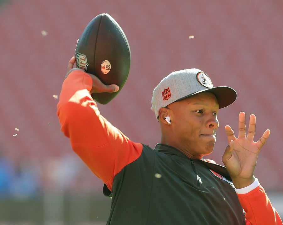 Deadspin | Patriots sign QB Josh Dobbs