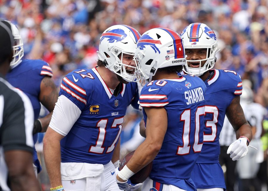 QB Josh Allen, Bills starters to play vs. Bears
