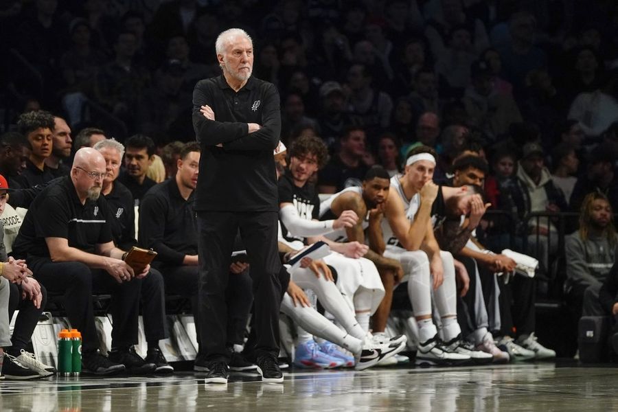 NBA: San Antonio Spider in Brooklyn Net's