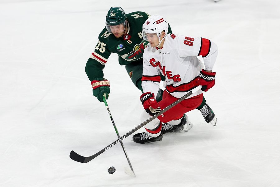 NHL: Carolina Hurricanes at Minnesota Wild