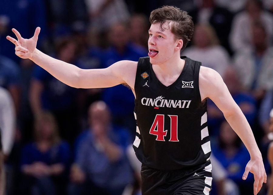 Simas Lukosius stays sharp for No. 18 Cincinnati in win over NKU