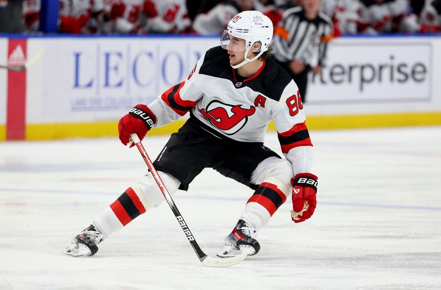 Devils top Sabres to sweep Prague series
