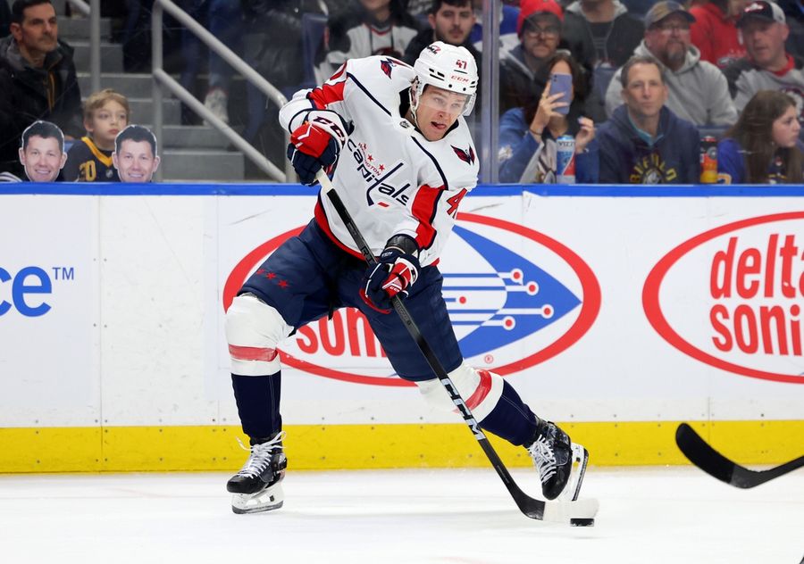 F Beck Malenstyn acuerda un contrato de 2 años con Sabres