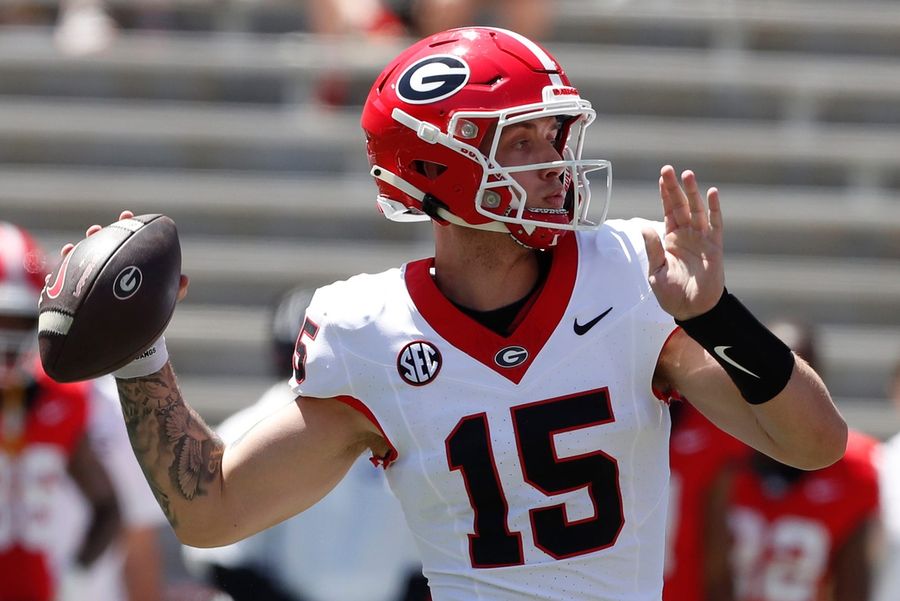 Alabama's Jalen Milroe, Georgia's Carson Beck on Maxwell Award Watch List
