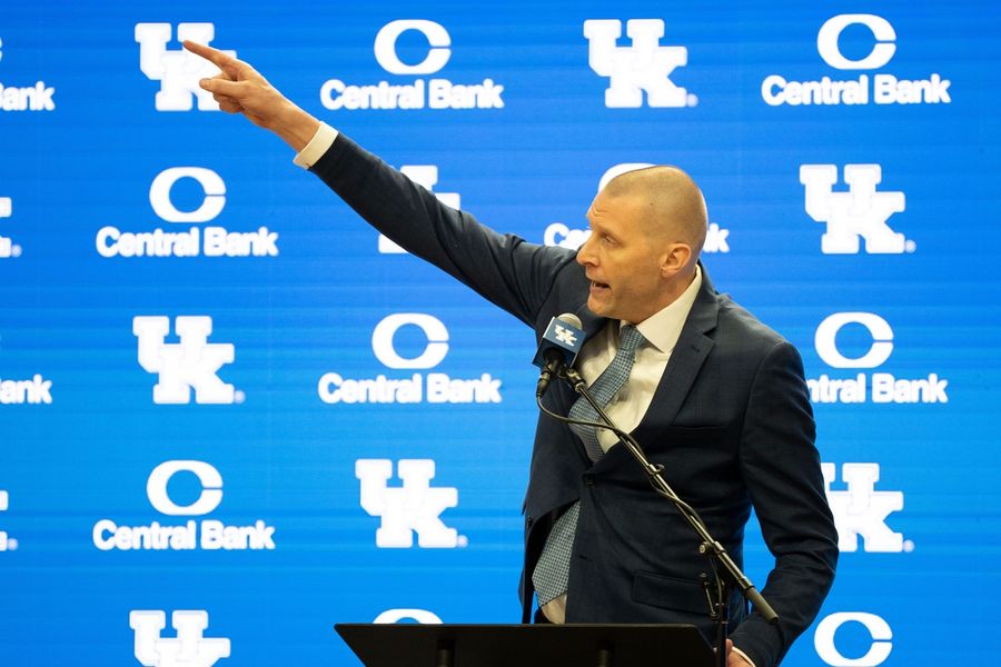 G Jasper Johnson, No. 10 prospect in ‘25, commits to Kentucky