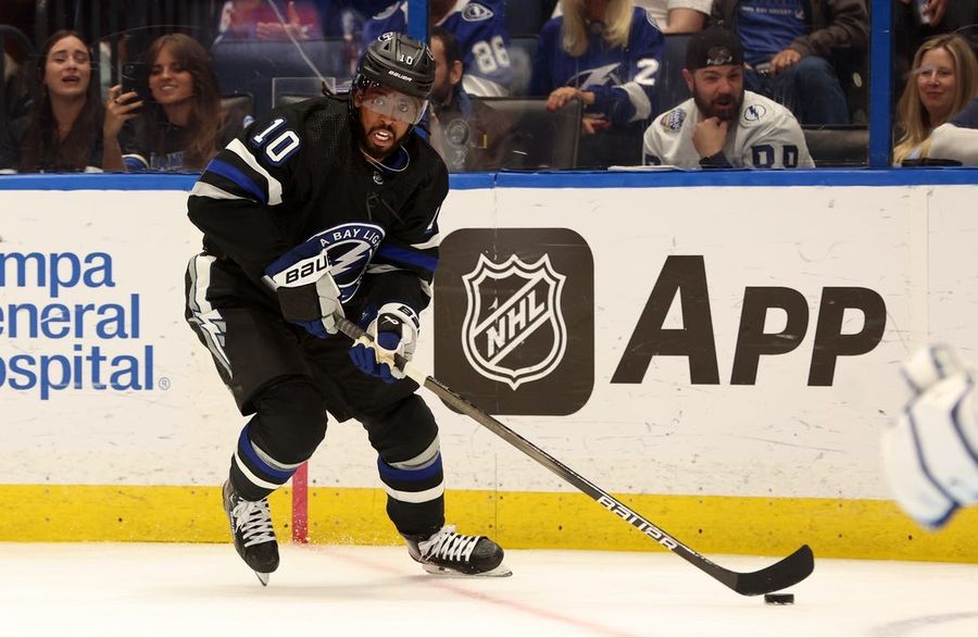 Islanders sign F Anthony Duclair to 4-year contract