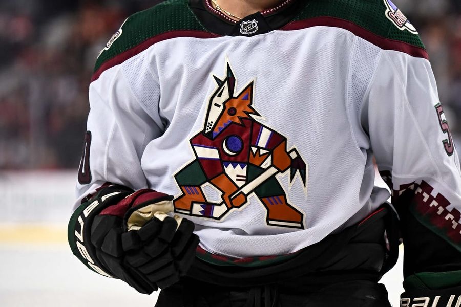 Coyotes fume over canceled land auction
