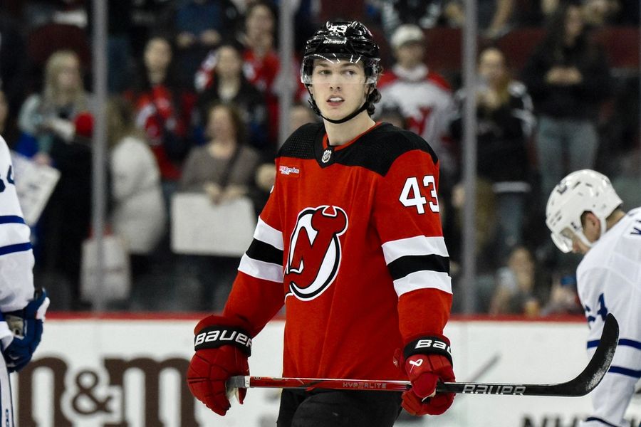 NHL: Toronto Maple Leafs at New Jersey Devils