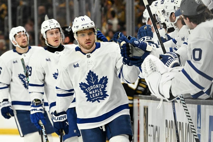 Leafs re-sign F Max Domi, D Timothy Liljegren