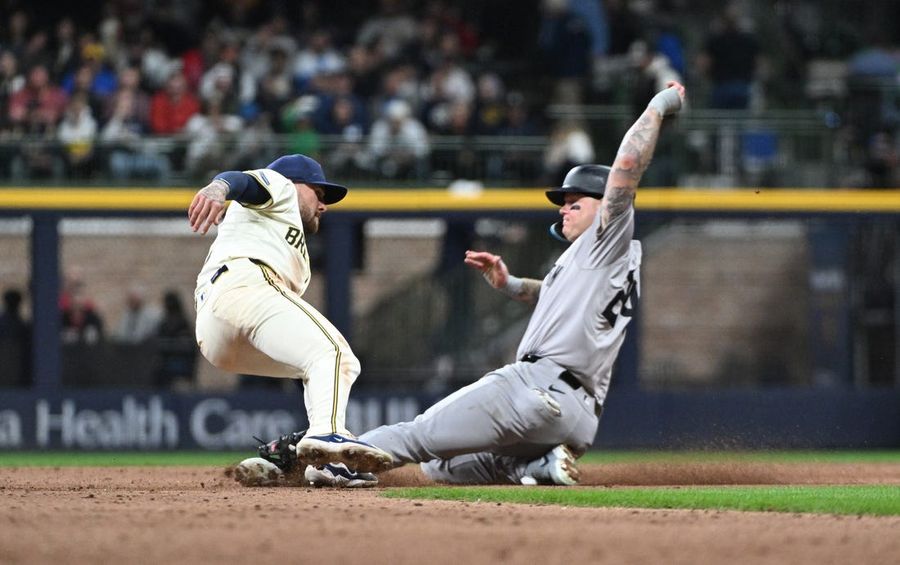 MLB: New York Yankees at Milwaukee Brewers