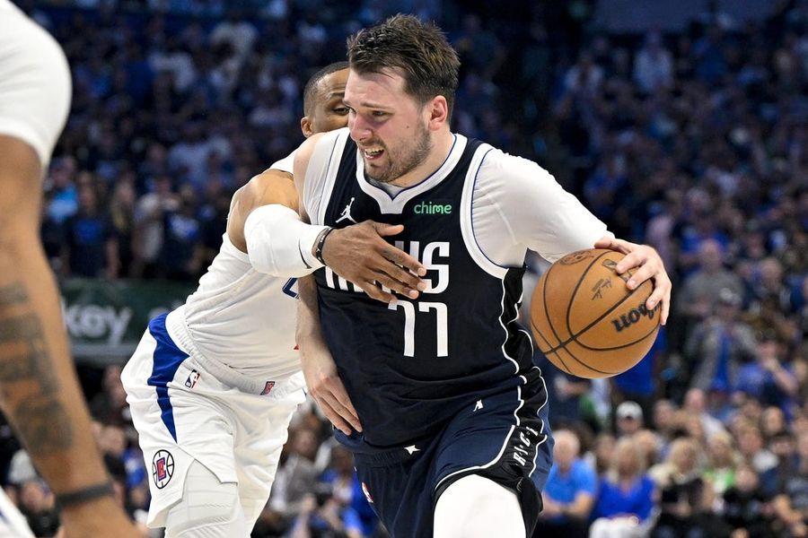 Physical Mavericks out to extend series lead on Clippers
