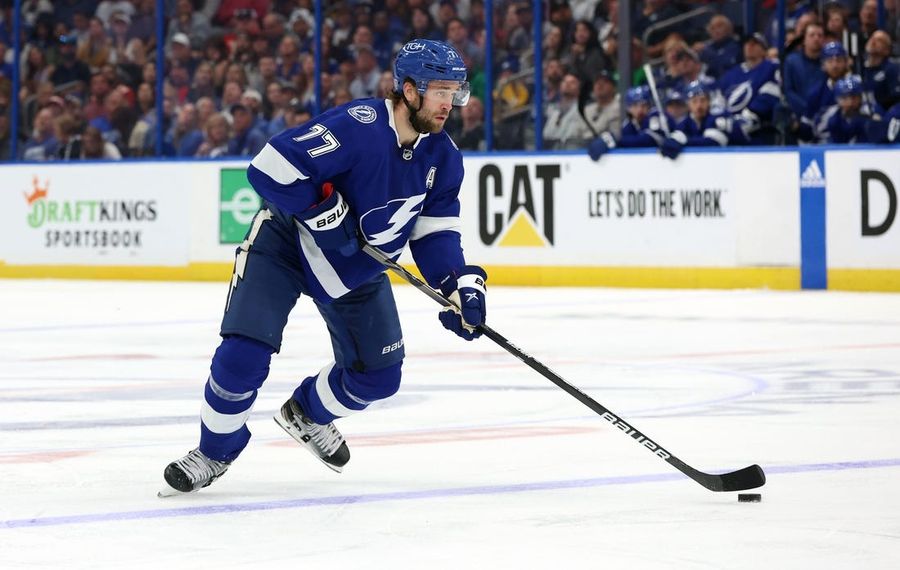 Lightning sign D Victor Hedman to 4-year, $32M extension