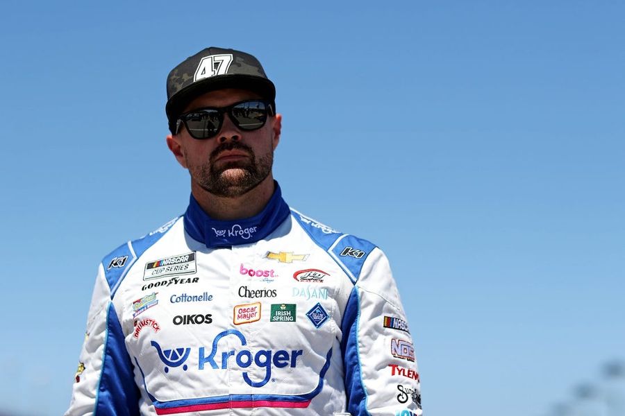 NASCAR fines Ricky Stenhouse Jr. $75K for punching Kyle Busch
